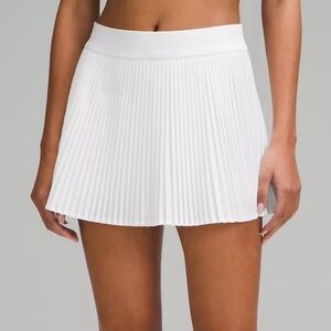 lululemon HR pleated tennis skirt size 2 WHITE